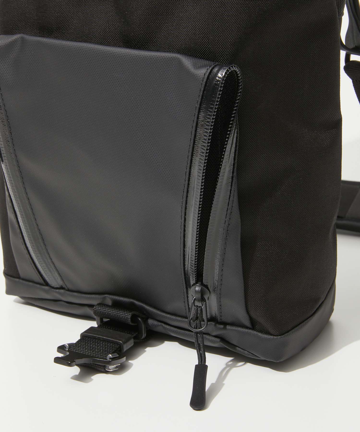 BKE BAG tall ショルダーバッグ