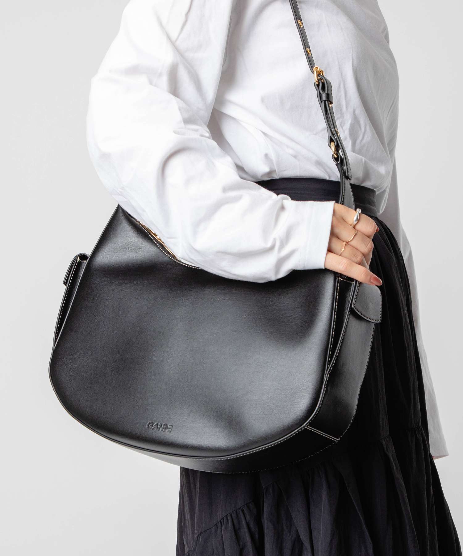 Large Swing Leather Shoulder Bag ショルダーバッグ