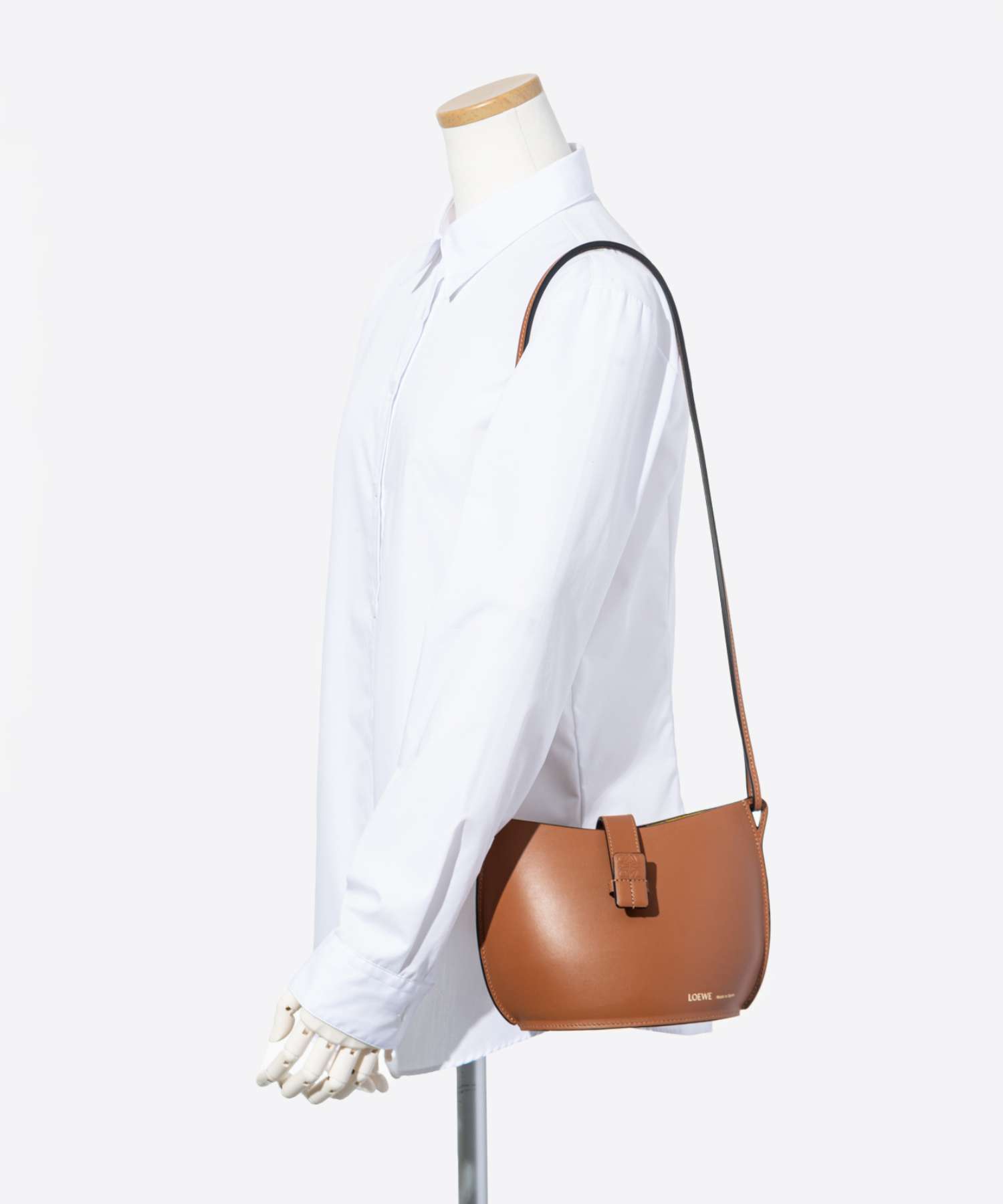 MOLDED BUCKET BAG ショルダーバッグ