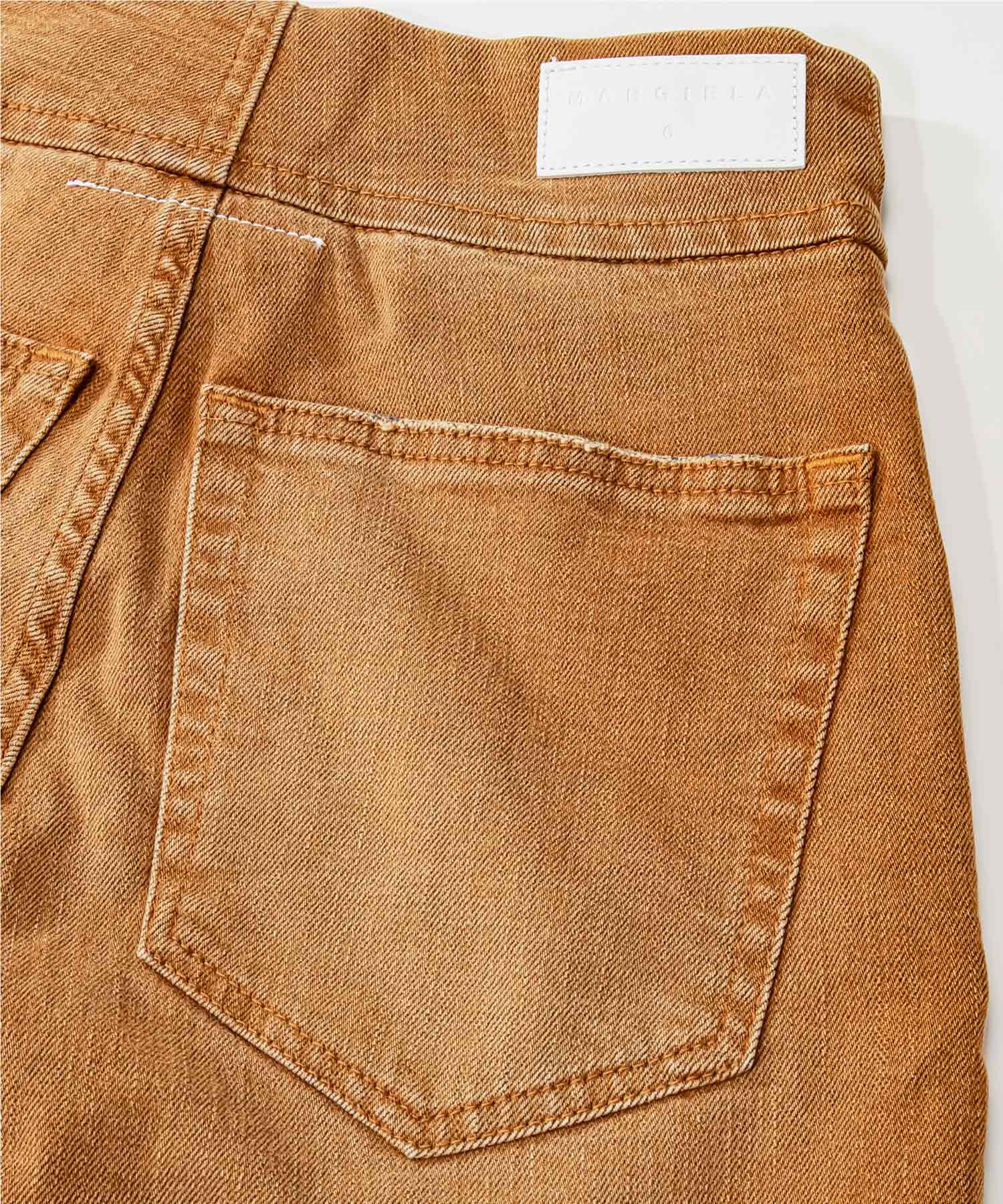 CARROT SHAPE WASHED JEANS 