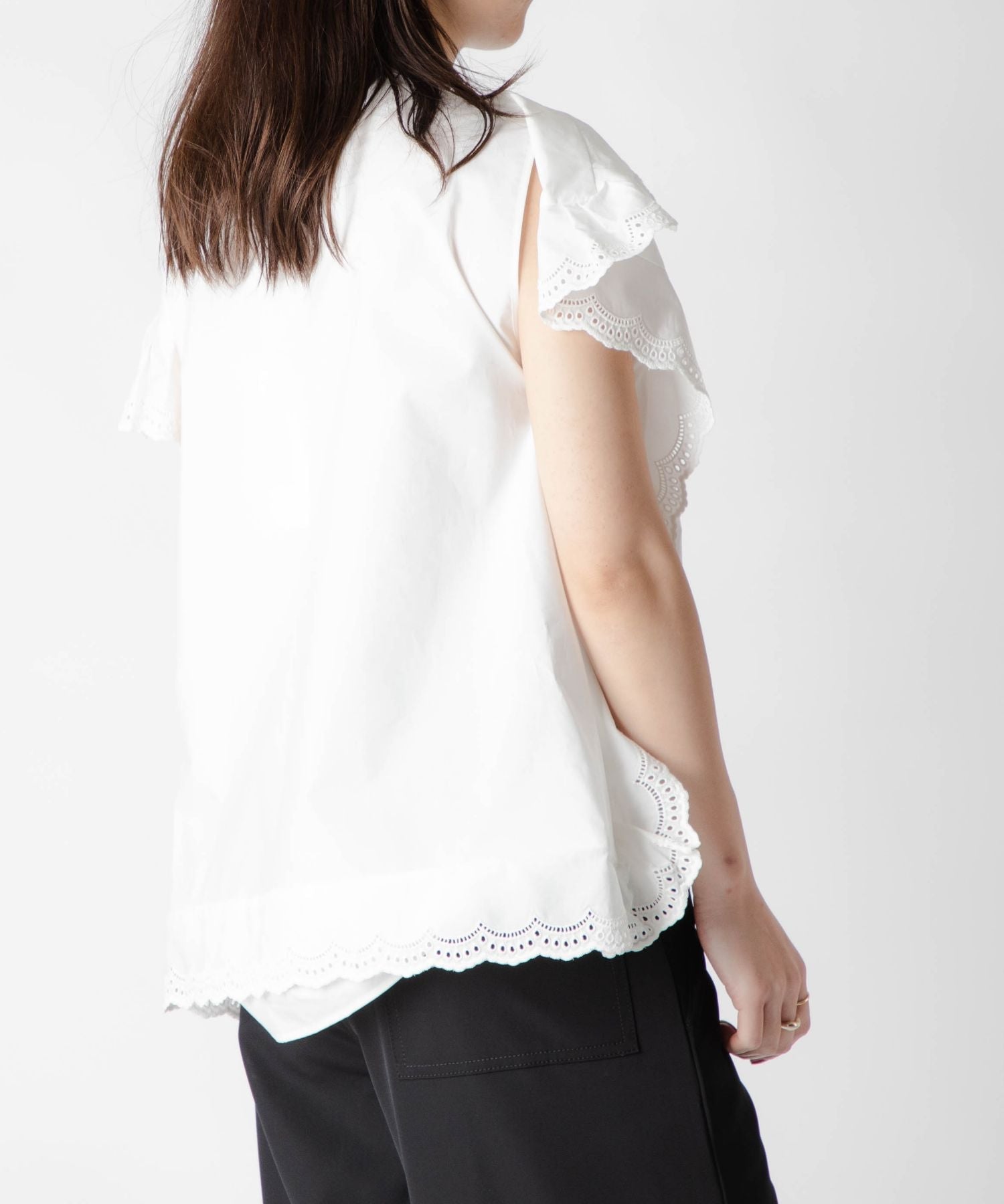 LACE SLEEVELESS Shirt 