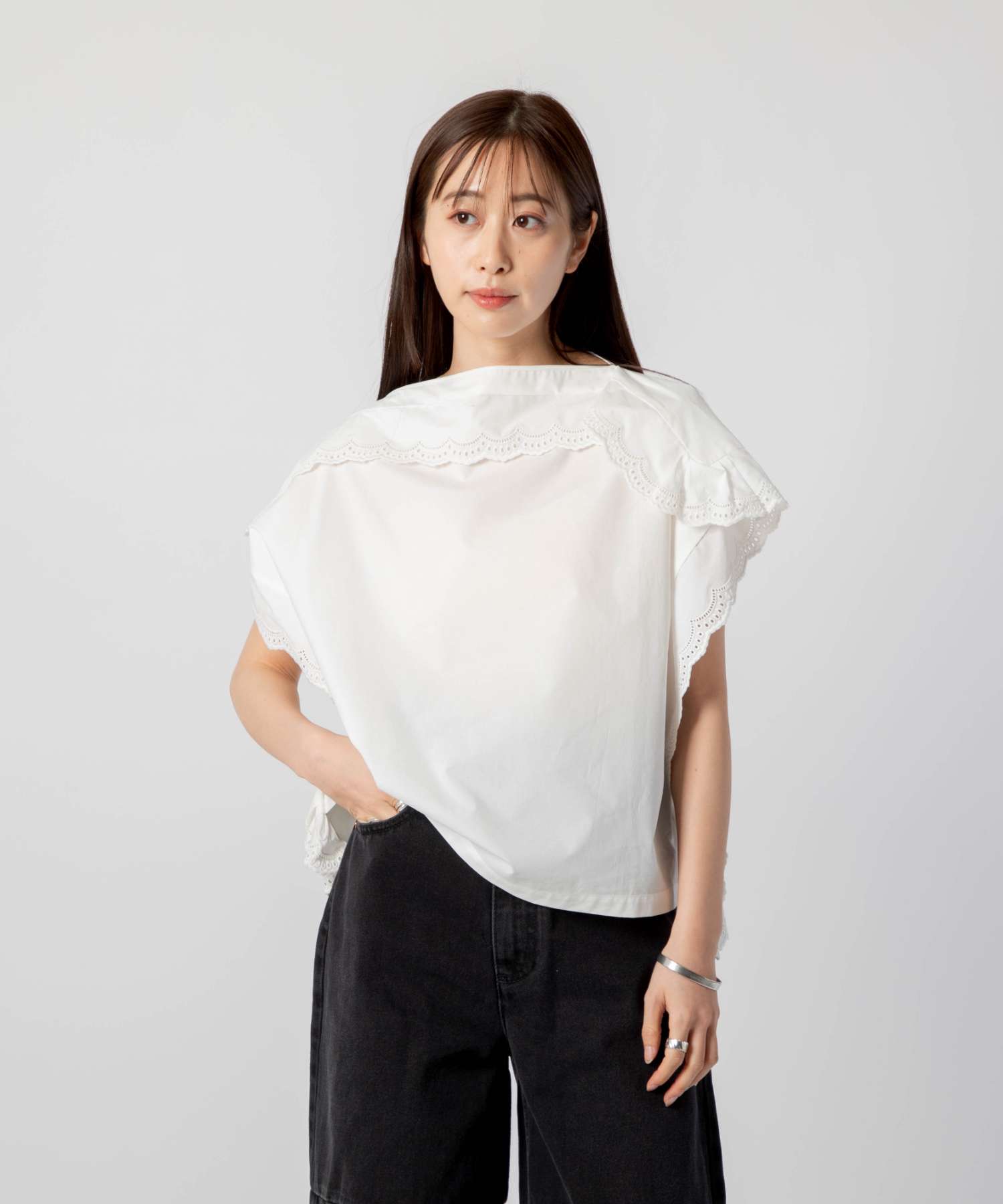 LACE SLEEVELESS Shirt 