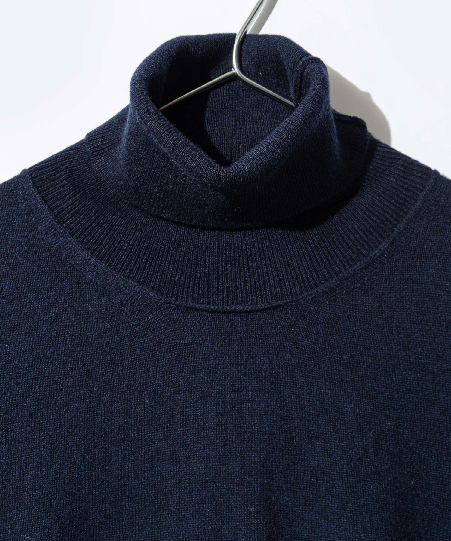 HIGH NECK SWEATER 