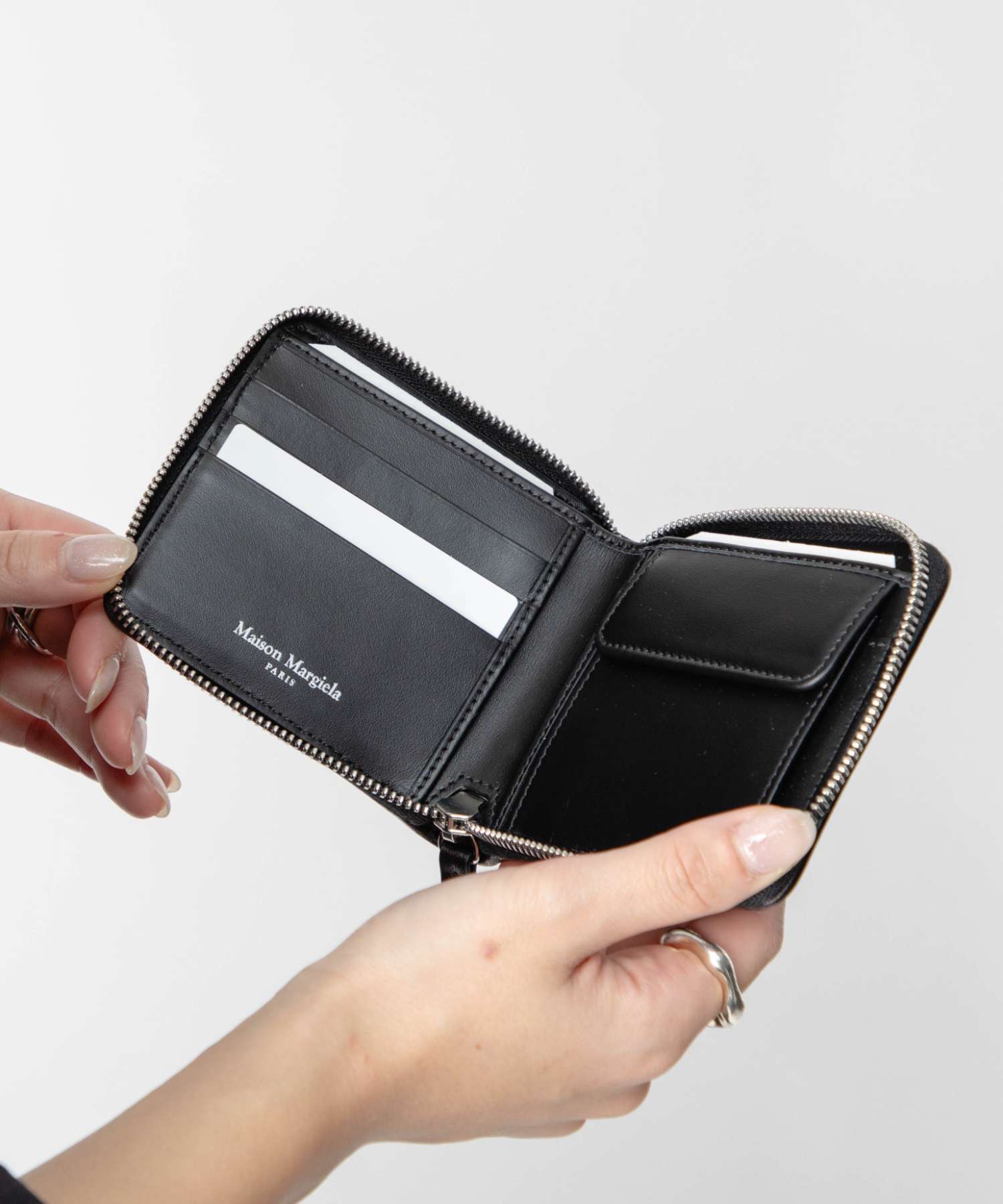 WALLET COMPACT ZIP AROUND W COIN HOLDER 財布