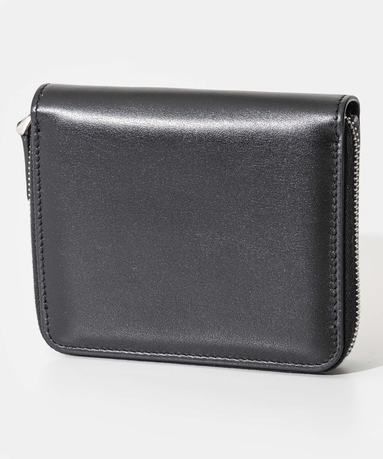 BILLFOLD ZIPAROUND 二つ折り財布