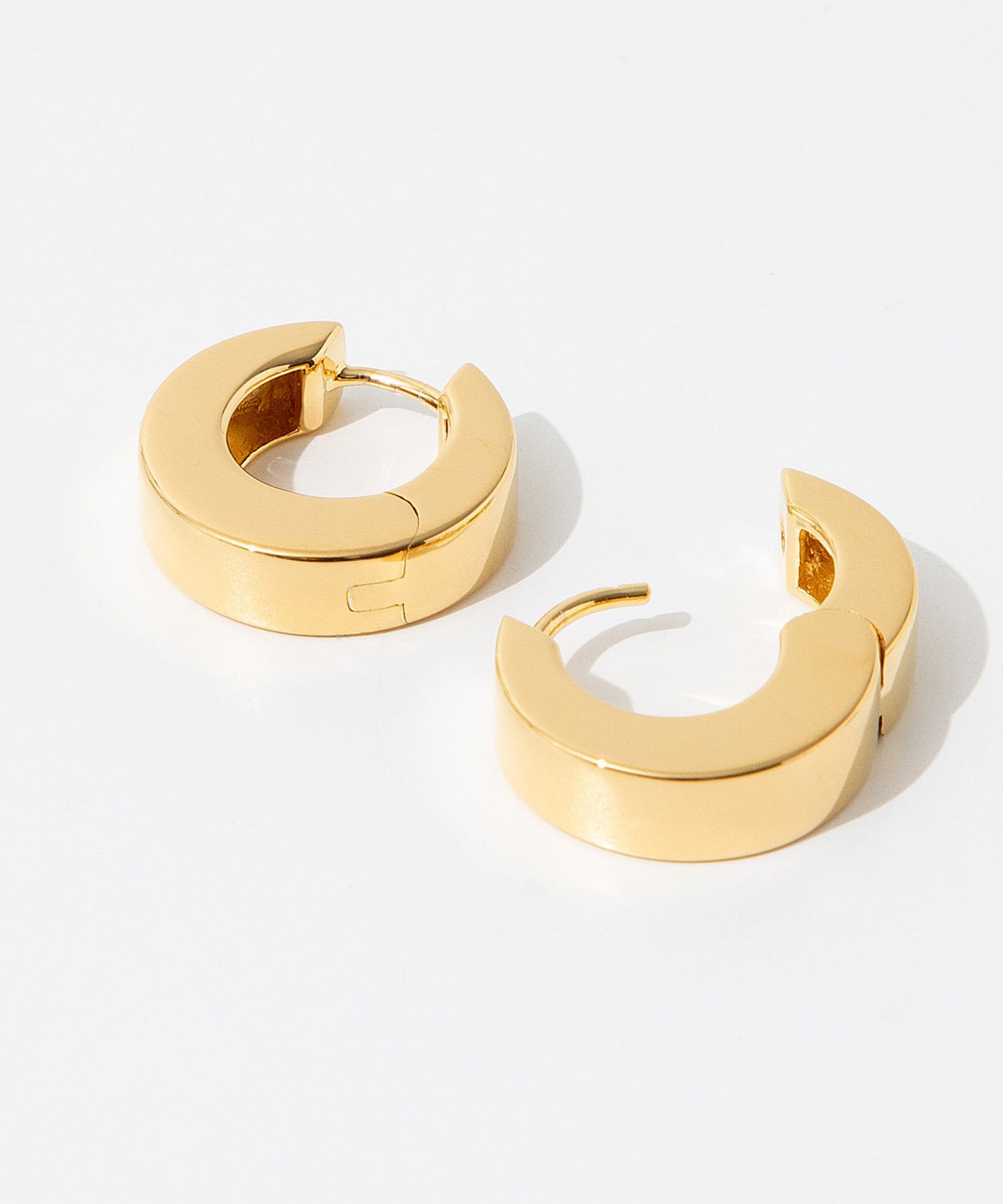 ARCH HOOPS SMALL GOLD POLISHED EARRINGS 