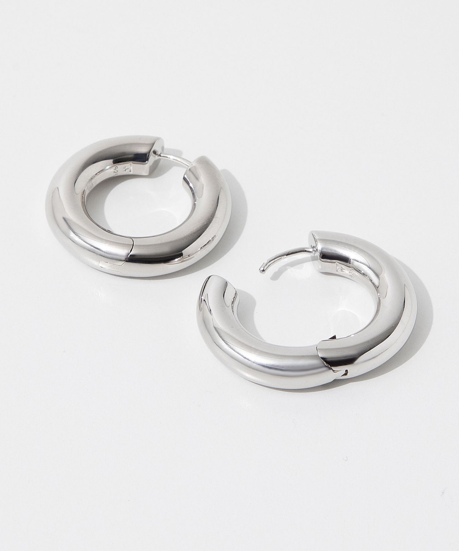 CHUNKY HOOPS MEDIUM earrings 