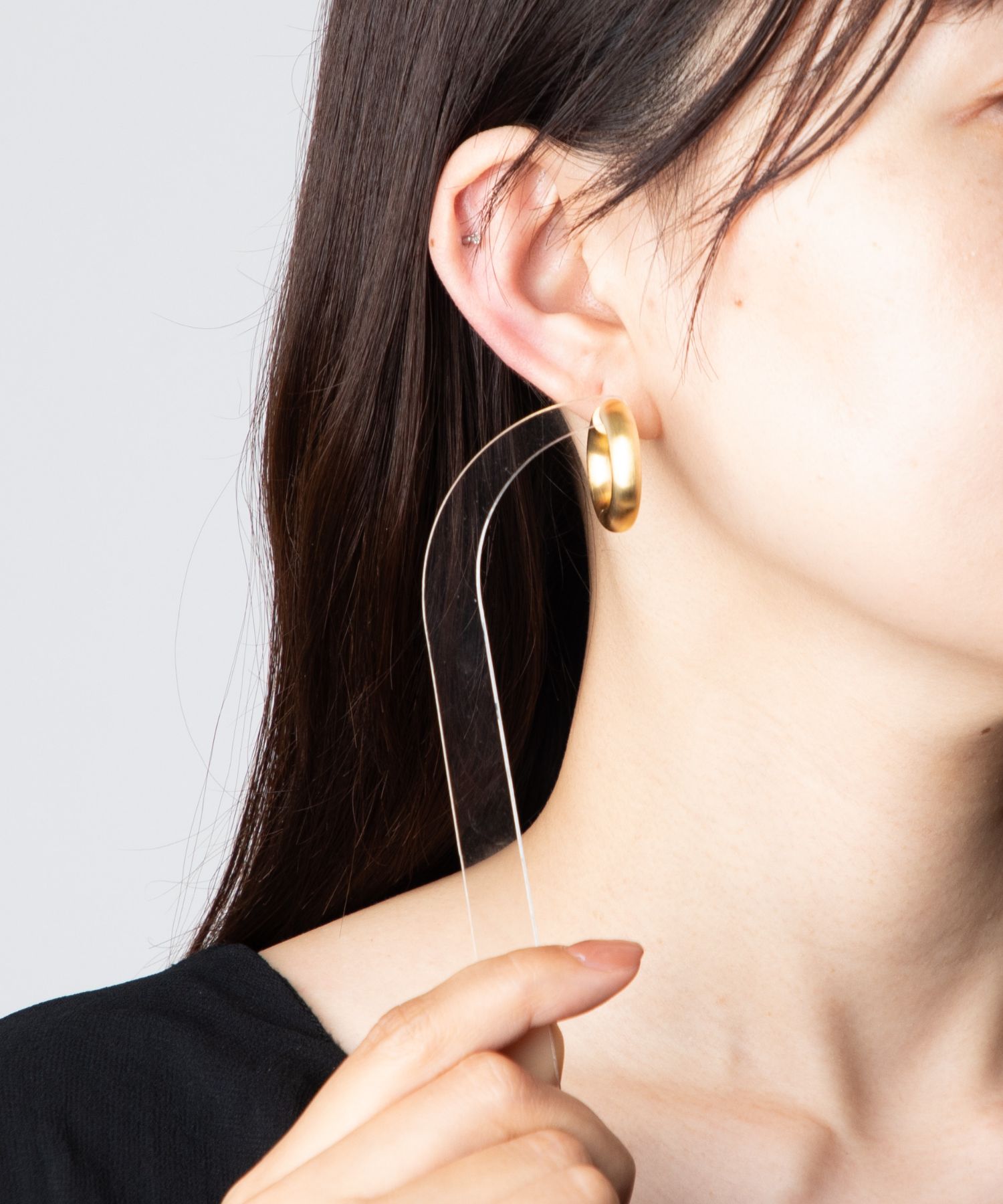 Chunky Hoops Satin Medium Gold ピアス