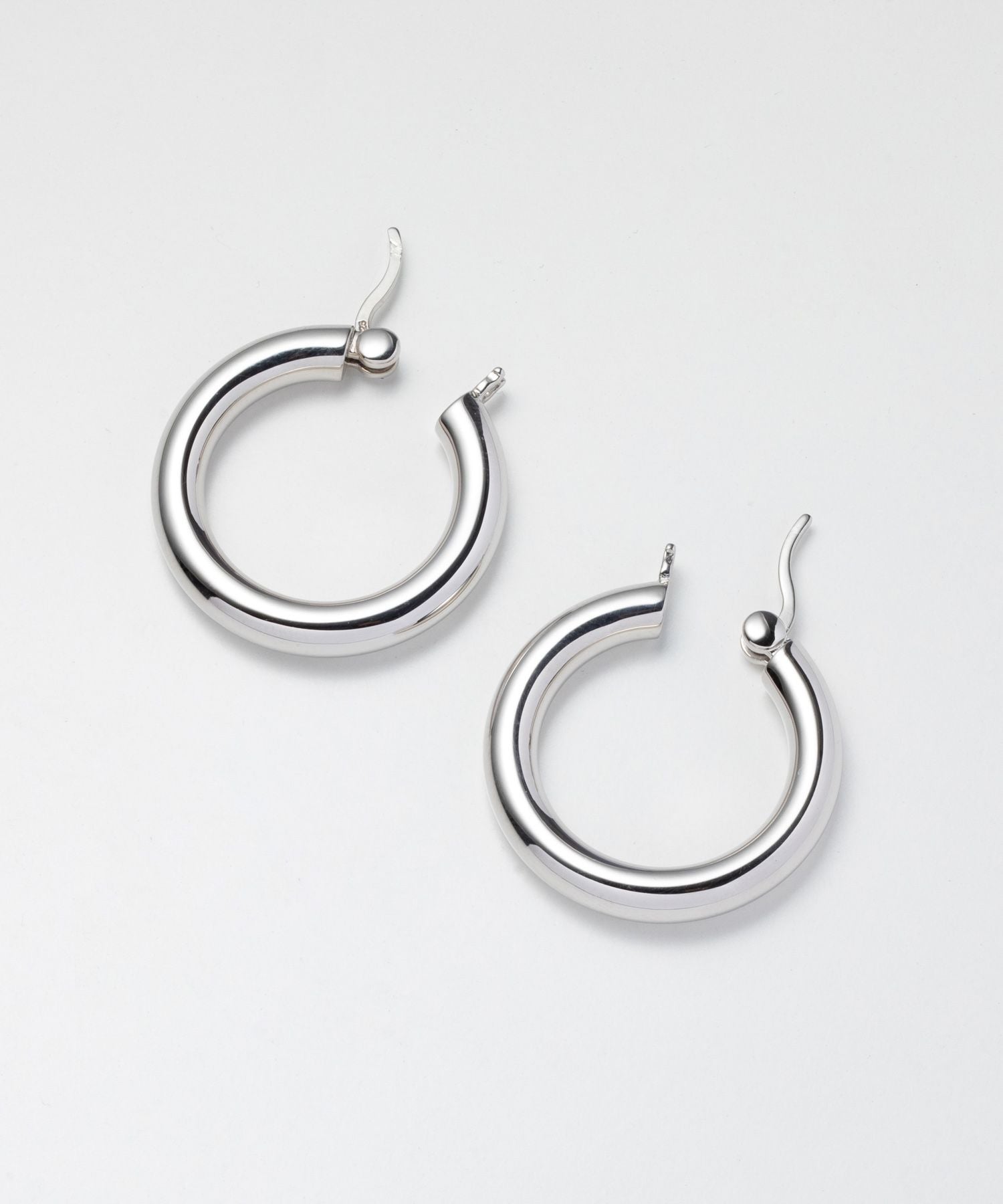 CLASSIC HOOP THICK MEDIUML earrings 