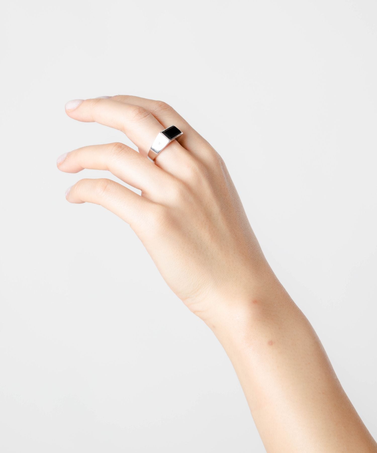 PEAKY RING POLISHED BLACK ONYX ring 